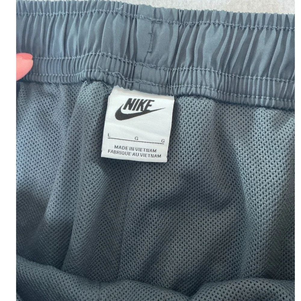 Nike Sportswear Rose Graphic Shorts Mens Large Black Floral Athletic FJ1649-060
